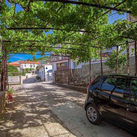 Apartment In Vrbnik/Island Krk 35825 Εξωτερικό φωτογραφία