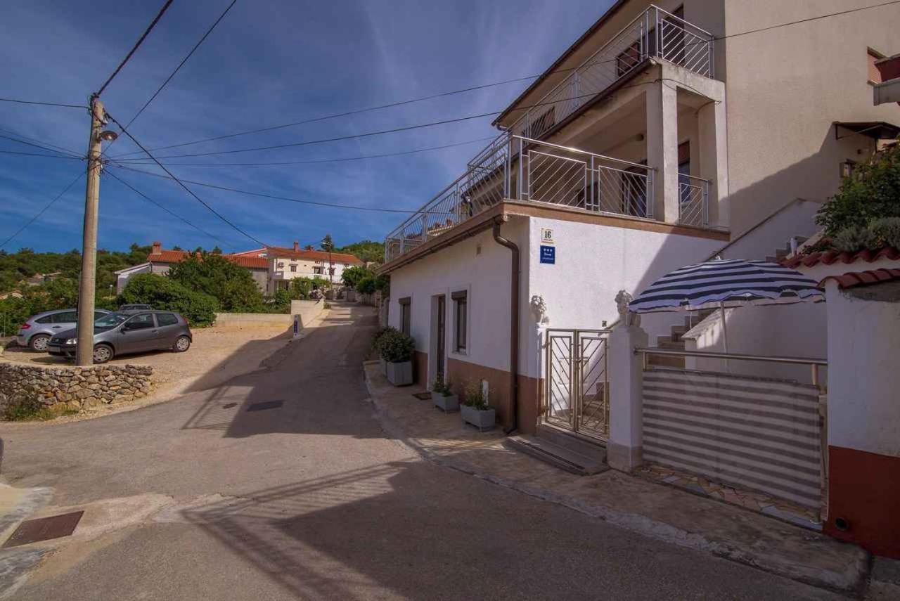 Apartment In Vrbnik/Island Krk 35825 Εξωτερικό φωτογραφία